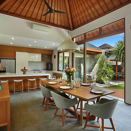 Villa Odyssey Seminyak  Luaran gambar