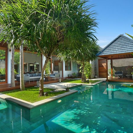 Villa Odyssey Seminyak  Luaran gambar
